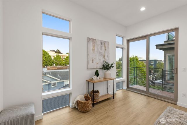 1203 G N Allen Place, Seattle, WA 98103