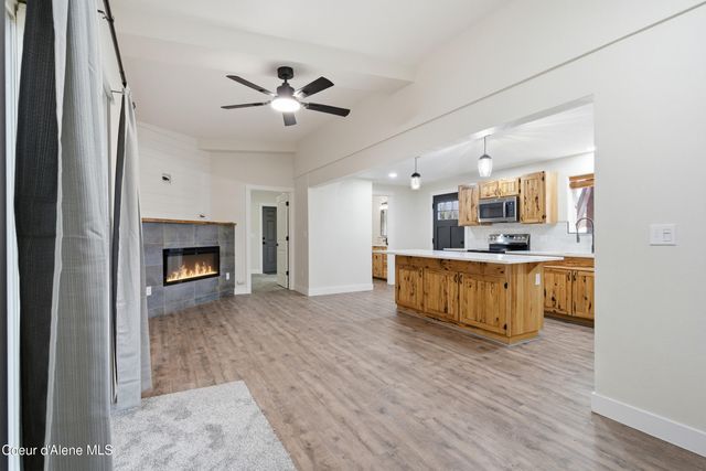 43143 Riverview DR, APT 8, Kingston, ID 83839