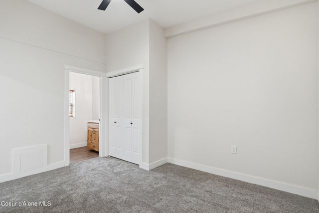 43143 Riverview DR, APT 8, Kingston, ID 83839