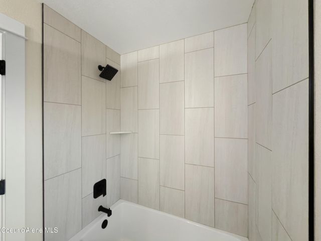 43143 Riverview DR, APT 8, Kingston, ID 83839