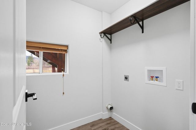 43143 Riverview DR, APT 8, Kingston, ID 83839