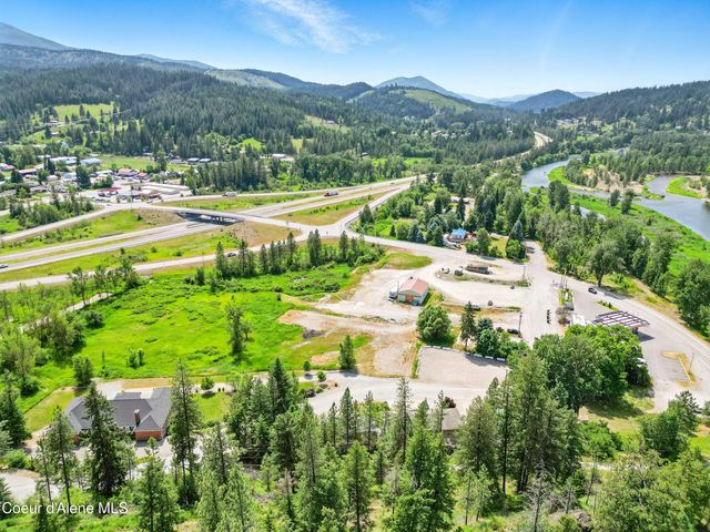 43143 Riverview DR, APT 8, Kingston, ID 83839