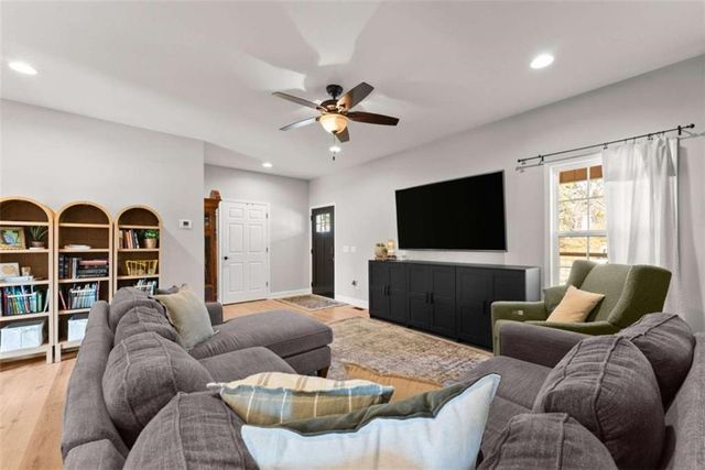 31 Dockmore Road, Cleveland, GA 30528