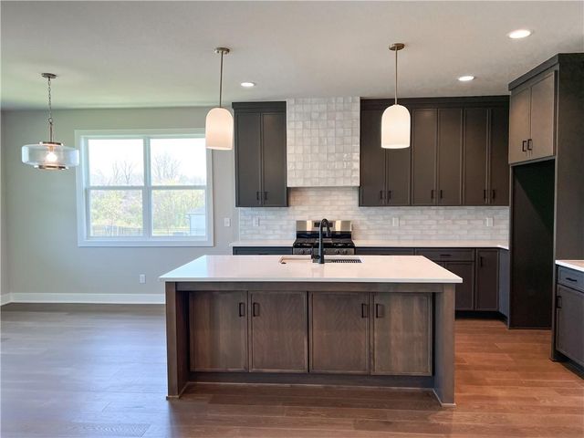 2701 Wheatley Drive, Blue Springs, MO 64029