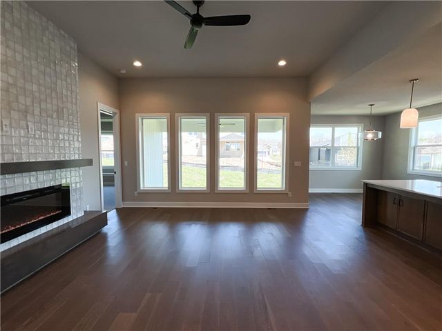 2701 Wheatley Drive, Blue Springs, MO 64029