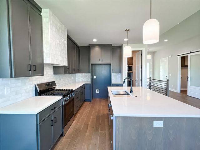 2701 Wheatley Drive, Blue Springs, MO 64029