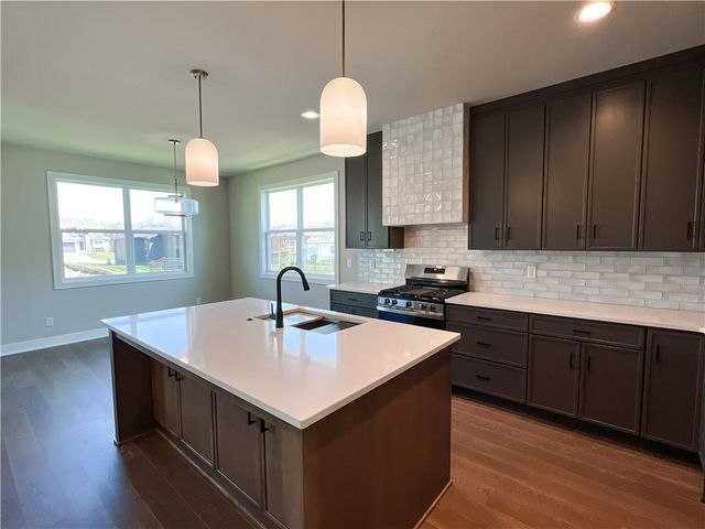 2701 Wheatley Drive, Blue Springs, MO 64029