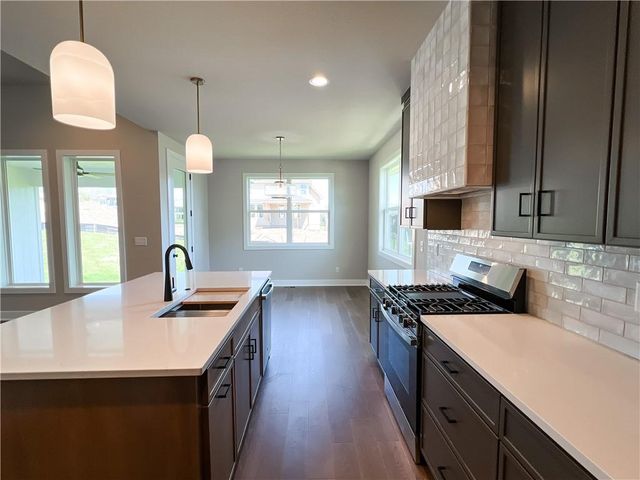 2701 Wheatley Drive, Blue Springs, MO 64029