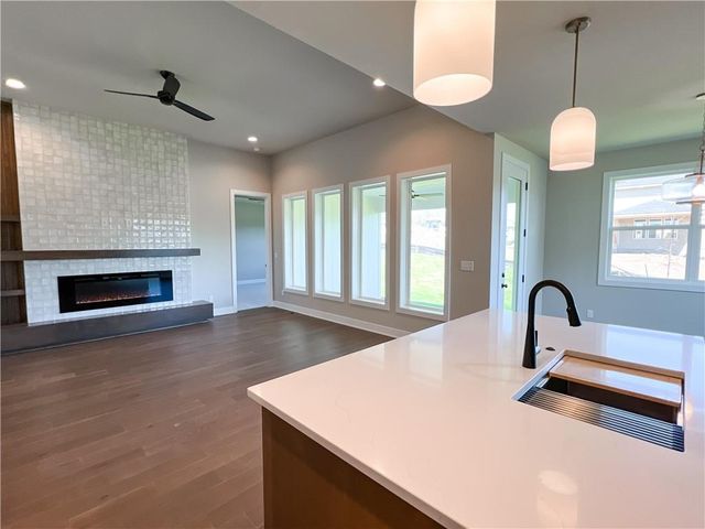 2701 Wheatley Drive, Blue Springs, MO 64029