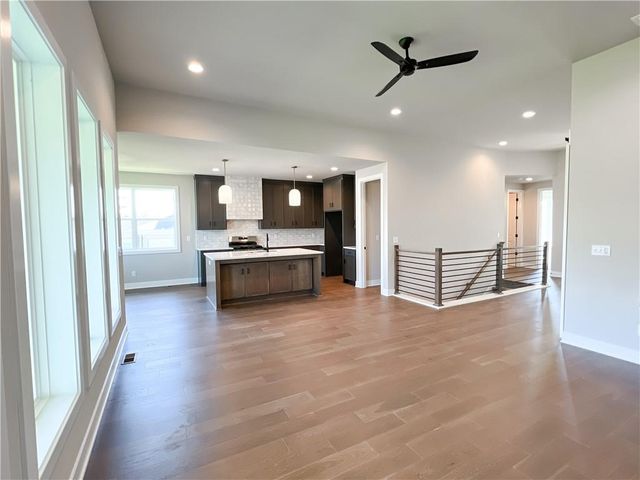 2701 Wheatley Drive, Blue Springs, MO 64029