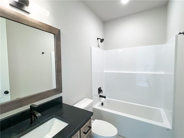 2701 Wheatley Drive, Blue Springs, MO 64029
