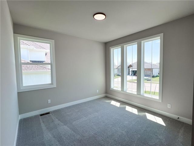 2701 Wheatley Drive, Blue Springs, MO 64029