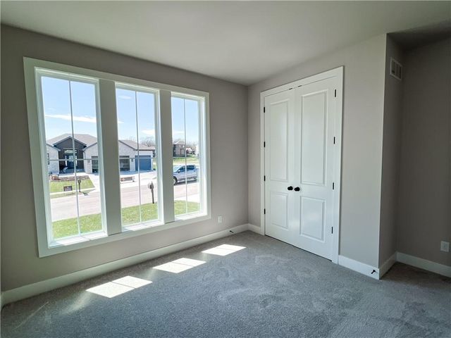 2701 Wheatley Drive, Blue Springs, MO 64029