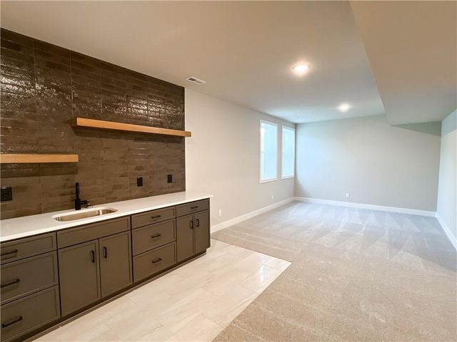 2701 Wheatley Drive, Blue Springs, MO 64029