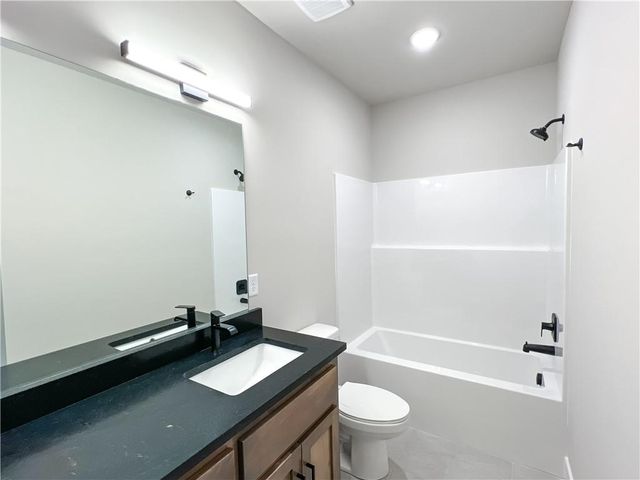 2701 Wheatley Drive, Blue Springs, MO 64029