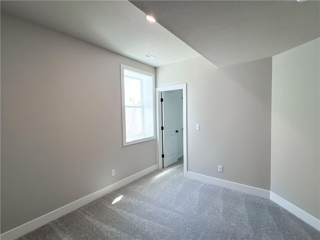 2701 Wheatley Drive, Blue Springs, MO 64029
