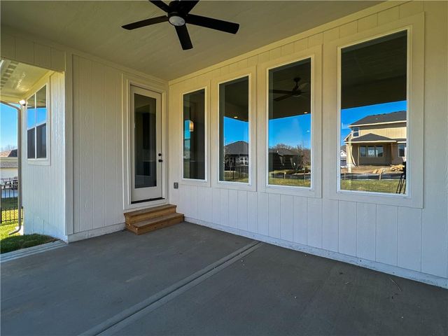 2701 Wheatley Drive, Blue Springs, MO 64029