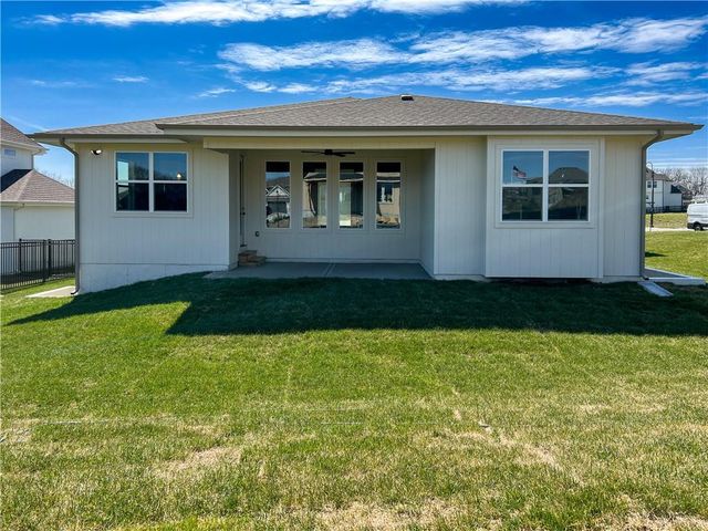 2701 Wheatley Drive, Blue Springs, MO 64029