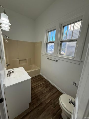 2322 S Harrison Street, Fort Wayne, IN 46807
