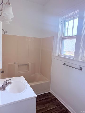 2322 S Harrison Street, Fort Wayne, IN 46807