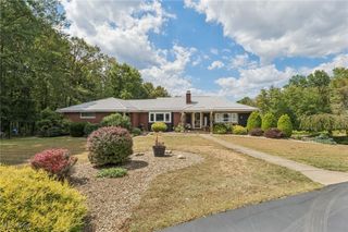 737 Moore Lane, East Palestine, OH 44413