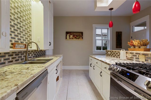 1817 E Oak Street, New Albany, IN 47150