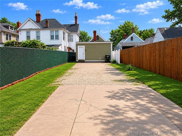 1817 E Oak Street, New Albany, IN 47150
