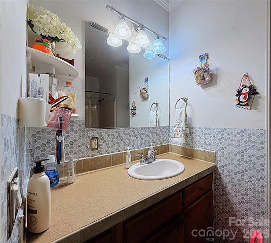 6228 Vernedale Road, Charlotte, NC 28212