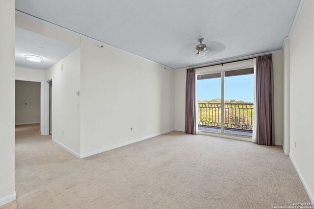 1 Towers Park Ln Apt 402, San Antonio, TX 78209