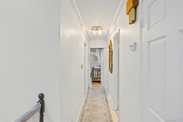 18 South Drive, Manhasset Hills, NY 11040