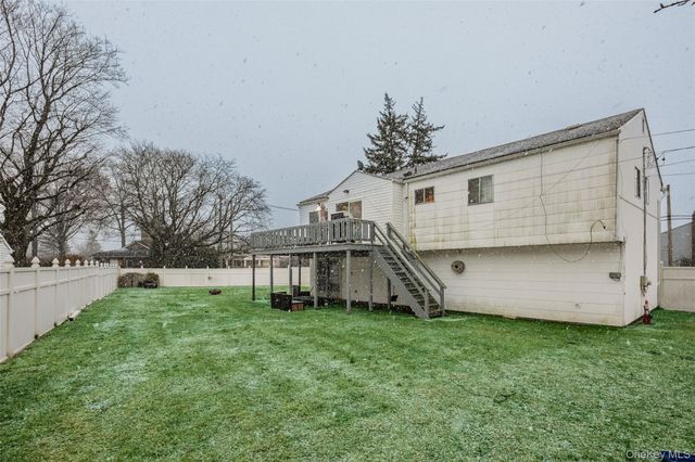 18 South Drive, Manhasset Hills, NY 11040