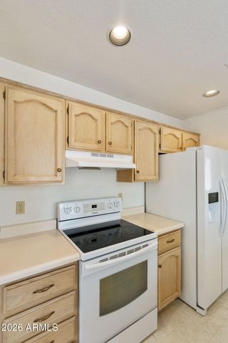 10313 E NAVAJO Place, Sun Lakes, AZ 85248