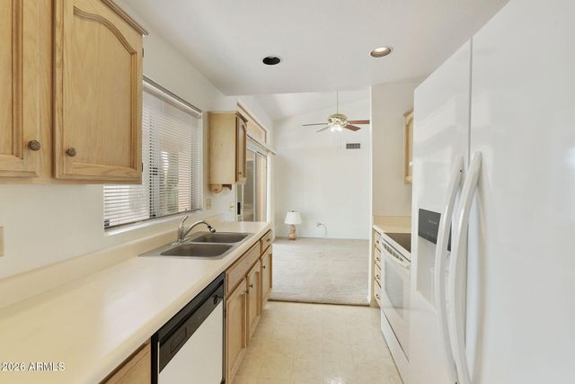 10313 E NAVAJO Place, Sun Lakes, AZ 85248