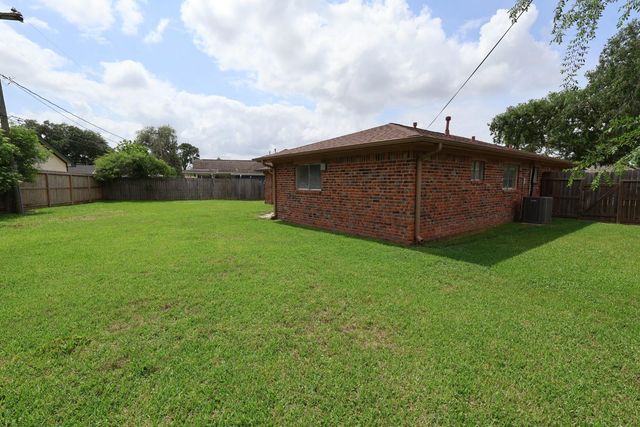 1217 E Brown Lane, Deer Park, TX 77536