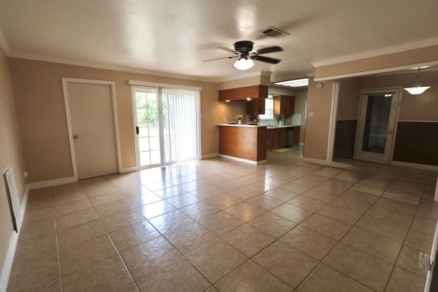 1217 E Brown Lane, Deer Park, TX 77536