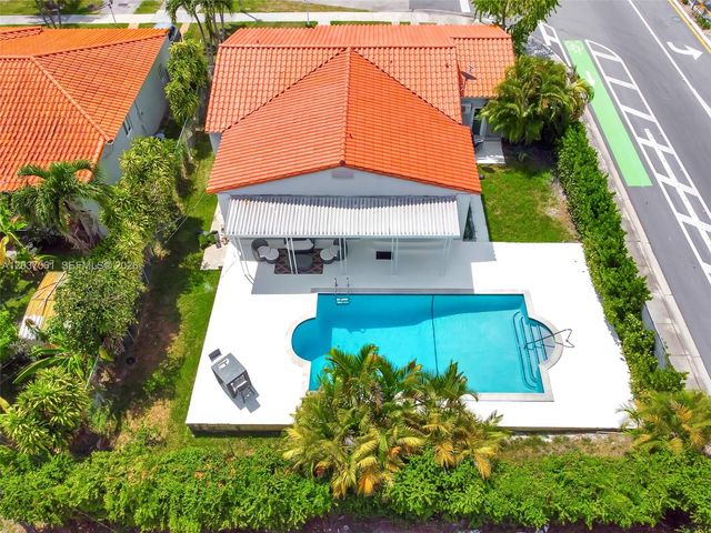 2195 SW 25th Ter, Miami, FL 33133