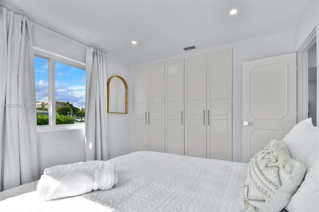 2195 SW 25th Ter, Miami, FL 33133