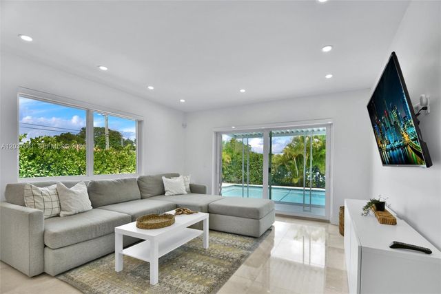 2195 SW 25th Ter, Miami, FL 33133