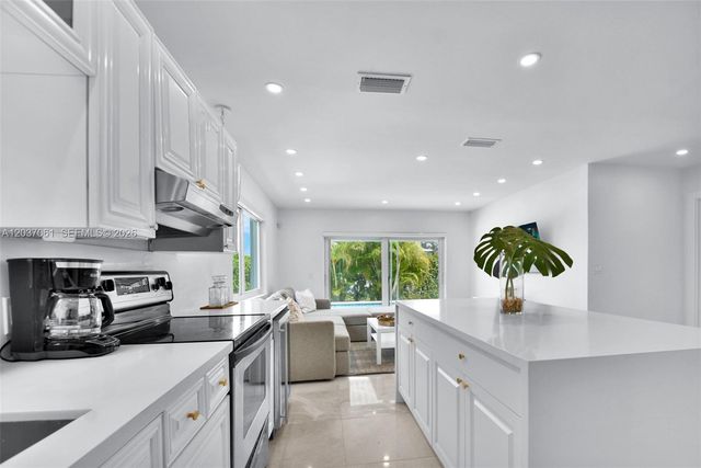 2195 SW 25th Ter, Miami, FL 33133