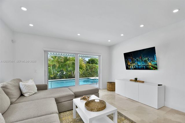 2195 SW 25th Ter, Miami, FL 33133