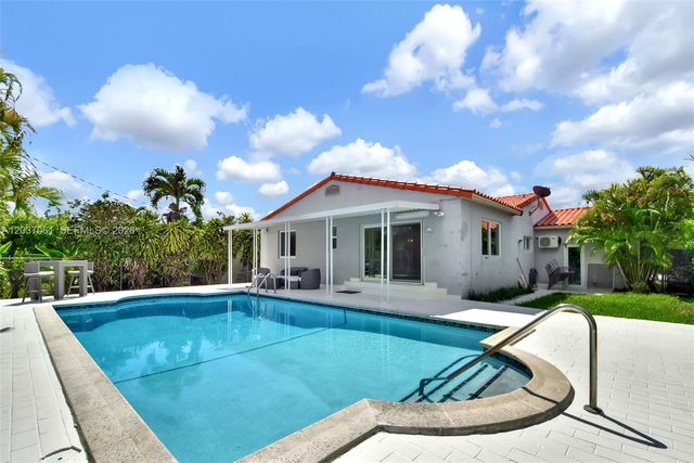 2195 SW 25th Ter, Miami, FL 33133
