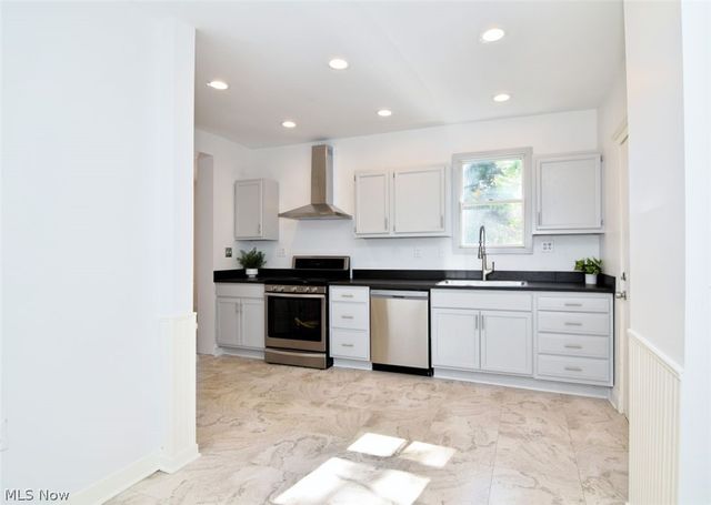 3017 Trowbridge Avenue, Cleveland, OH 44109