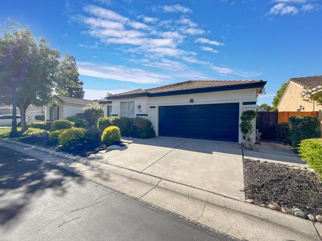 3027 Carousel Cir, Stockton, CA 95219