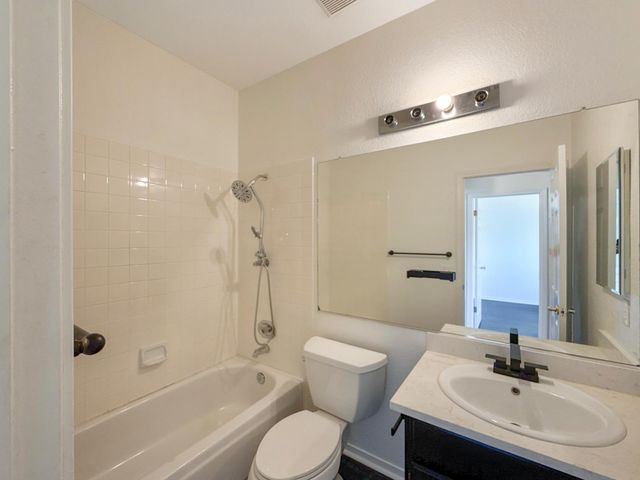 3027 Carousel Cir, Stockton, CA 95219