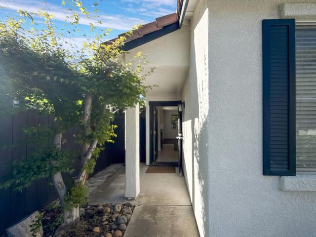 3027 Carousel Cir, Stockton, CA 95219