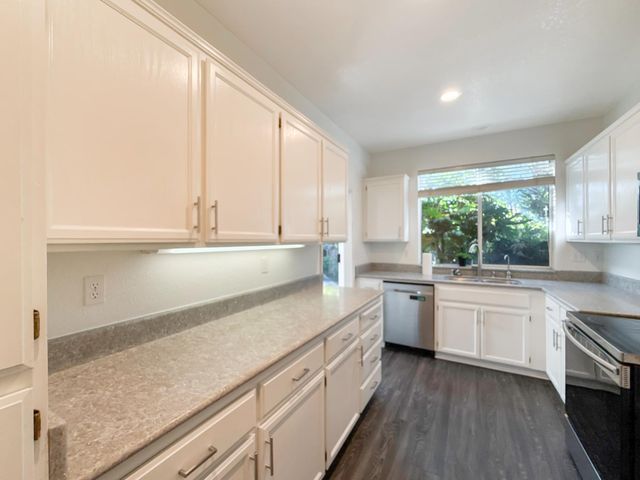 3027 Carousel Cir, Stockton, CA 95219