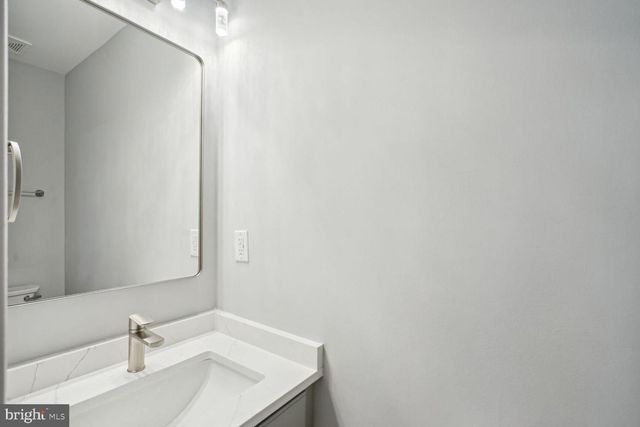 6146 KENDRA WAY, Centreville, VA 20121