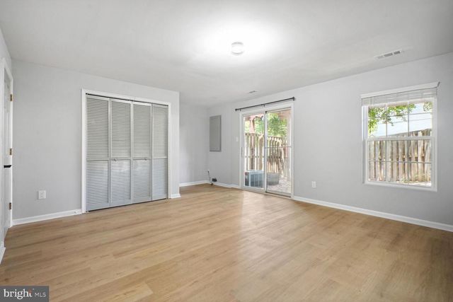 6146 KENDRA WAY, Centreville, VA 20121