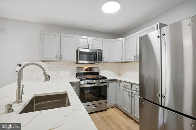 6146 KENDRA WAY, Centreville, VA 20121