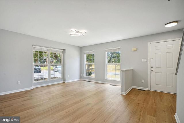 6146 KENDRA WAY, Centreville, VA 20121